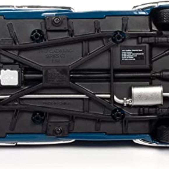 NIB Auto World Die-cast 1:18 1947 Cadillac Series 62 Soft Top - Picture 8 of 8